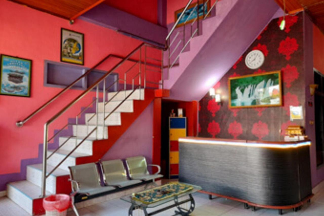 Hotel Rosichan Bau Bau Mitra Reddoorz Baubau Экстерьер фото